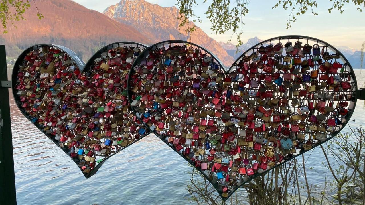 Ferienhaeuschen Am Traunsee Mit Tretboot Zur Freien Nutzung Am Badeplatz อัลท์มุนสเตอร์ ภายนอก รูปภาพ